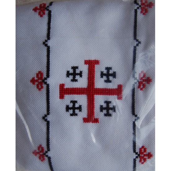 بطرشيل مطرز (صليب الأرض المقدسة-لون أبيض) بطرشيل مطرز (صليب الأرض المقدسة-لون أبيض)