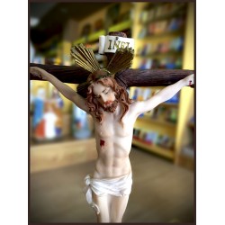 تمثال يسوع المصلوب مع قاعدة