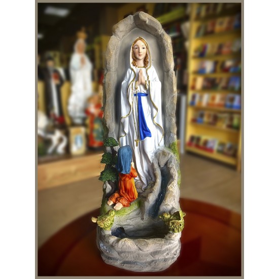تمثال العذراء مريم سيدة لورد