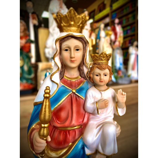تمثال مريم العذراء ام الكنيسة