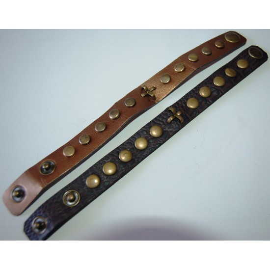 اسوارة مسبحة جلد لون بني غامق مع كبسونات معدنية