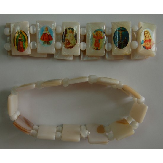 اسوارة خشب مع صور يسوع والعذراء (مع صورة عذراء غوادالوبّة) اسوارة خشب مع صور يسوع والعذراء (مع صورة عذراء غوادالوبّة)